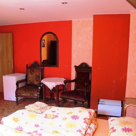 Hotel U Lisky Hostka  ภายนอก รูปภาพ