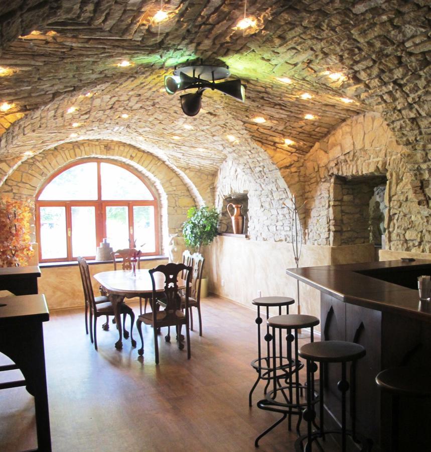 Hotel U Lisky Hostka  ภายนอก รูปภาพ